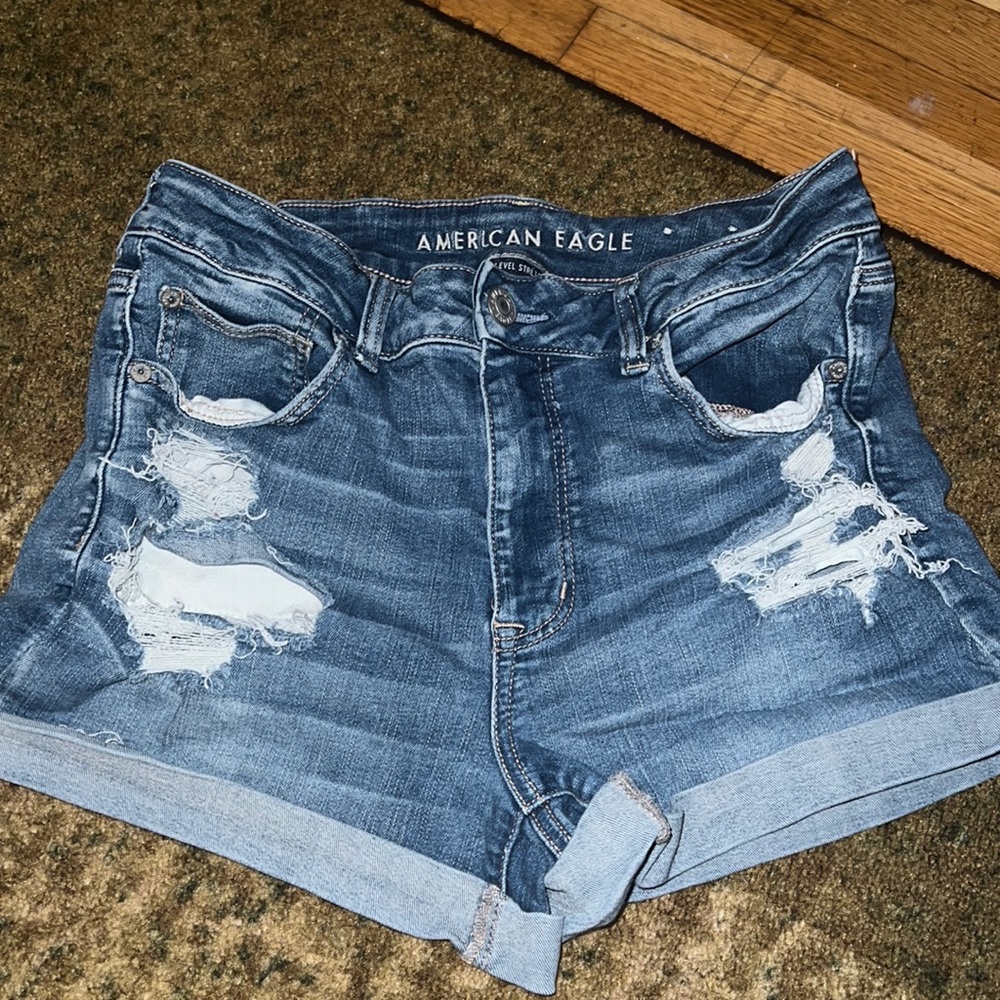 AE American Eagle distressed High Rise Short size 14